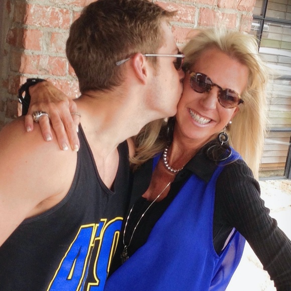 Meet your Posher - Picture 13 of 14